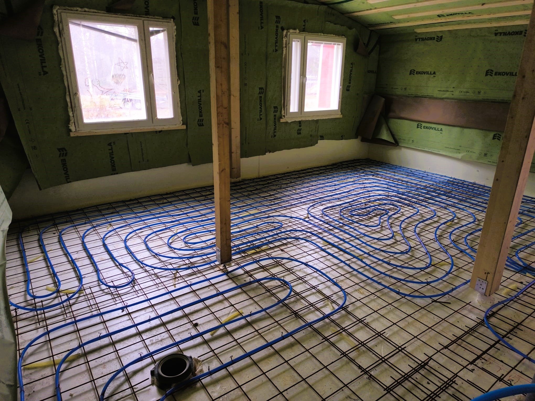 Lattialammitysremontti